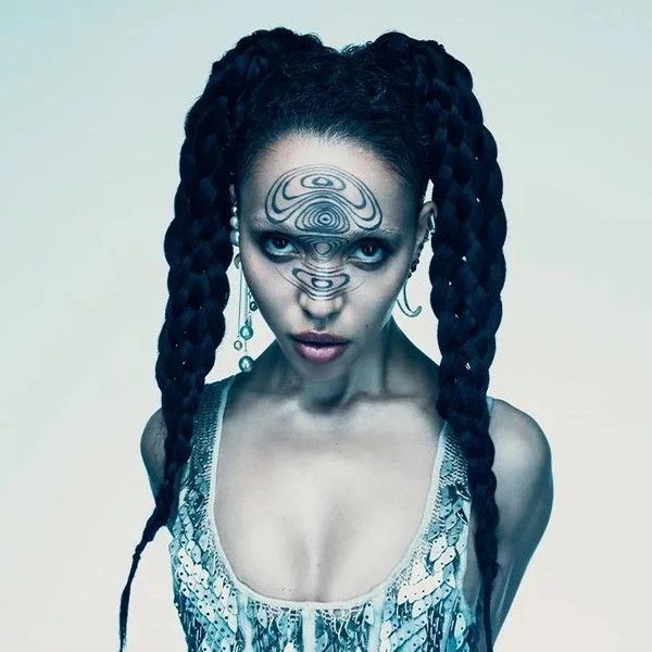 FKA twigs futuristic makeup look #2